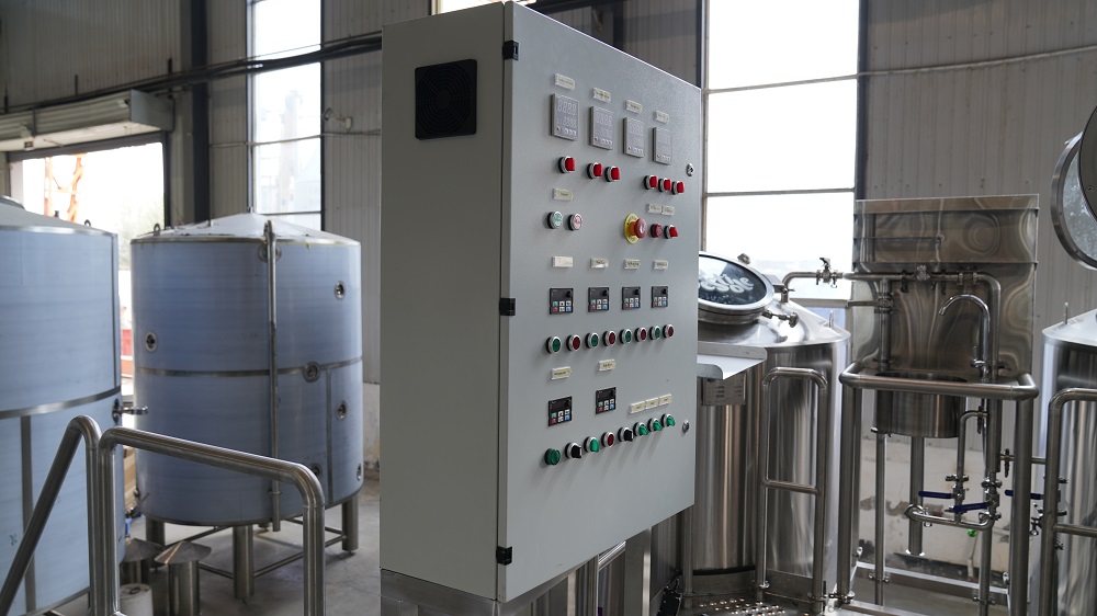 天泰精釀<a href=http://www.toteng.com.cn/ target=_blank class=infotextkey>啤酒設備</a>PID釀造控制柜