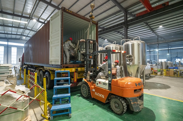 山東天泰<a href=http://www.toteng.com.cn/ target=_blank class=infotextkey>啤酒設備</a>