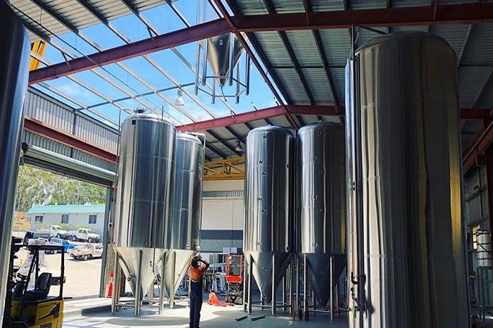 天泰<a href=http://www.toteng.com.cn/ target=_blank class=infotextkey>啤酒設(shè)備</a>發(fā)酵罐